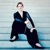Wincor Conducts Shostakovich No. 1